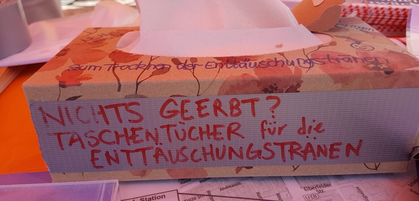 Taschentücher-Box "Nichts geerbt" Für die Enttäuschngstränen"