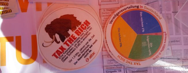 2 Bierdeckel - Tax the Rich und Vermögensverteilung in Deutschland